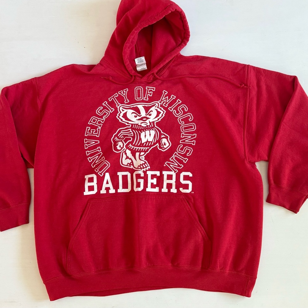 Vintage Wisconsin Badgers Hoodie Mens XL Red Sweatshirt Team Bucky Logo
